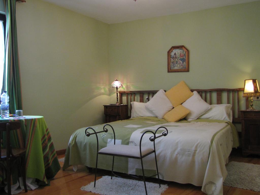 Hostal Rural Huartearena Iza Exterior photo