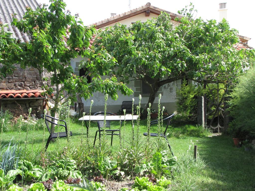 Hostal Rural Huartearena Iza Exterior photo