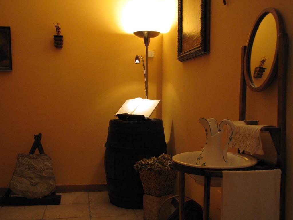 Hostal Rural Huartearena Iza Exterior photo
